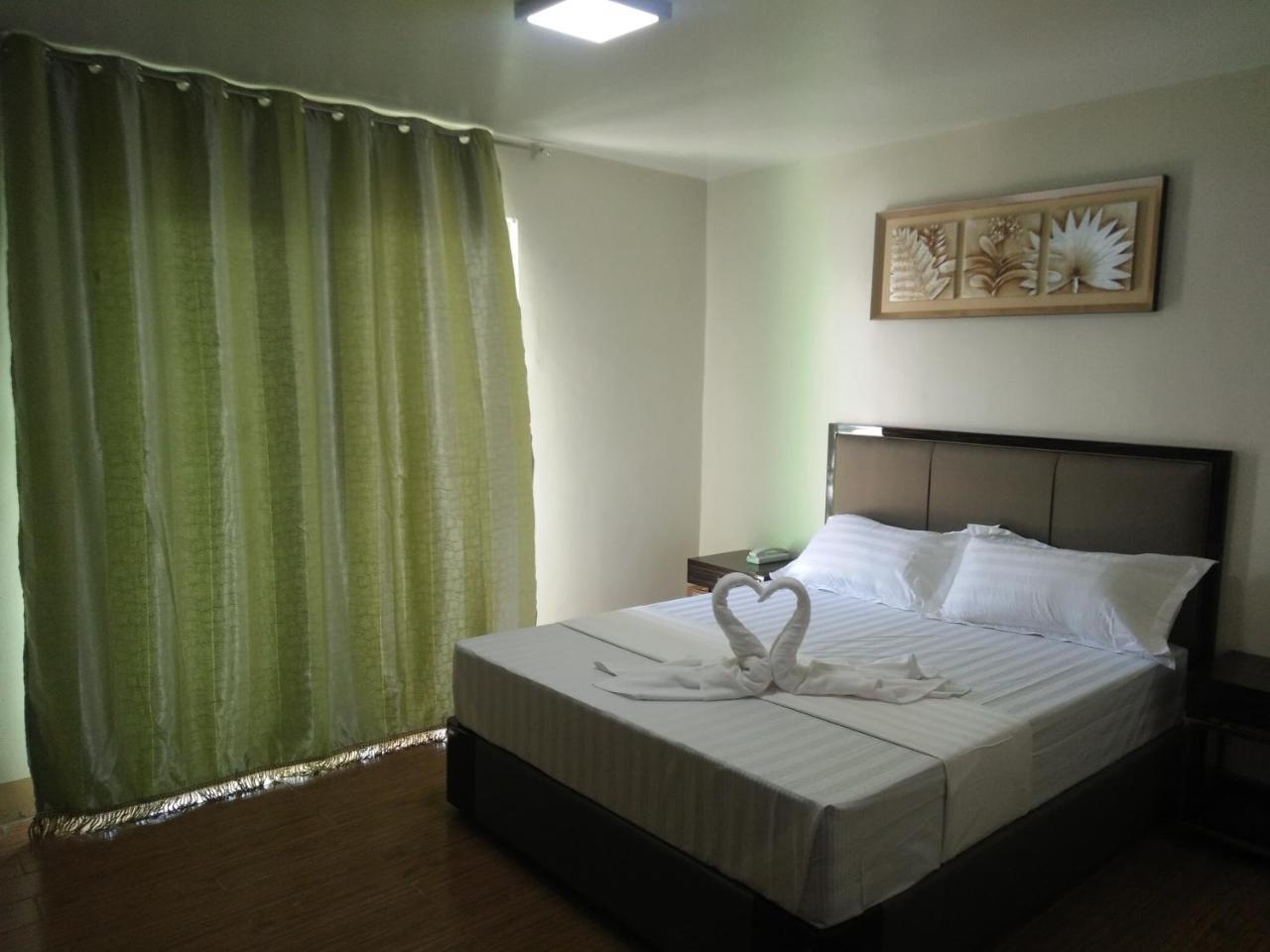 Meaco Royal Hotel - Batangas City Exterior foto