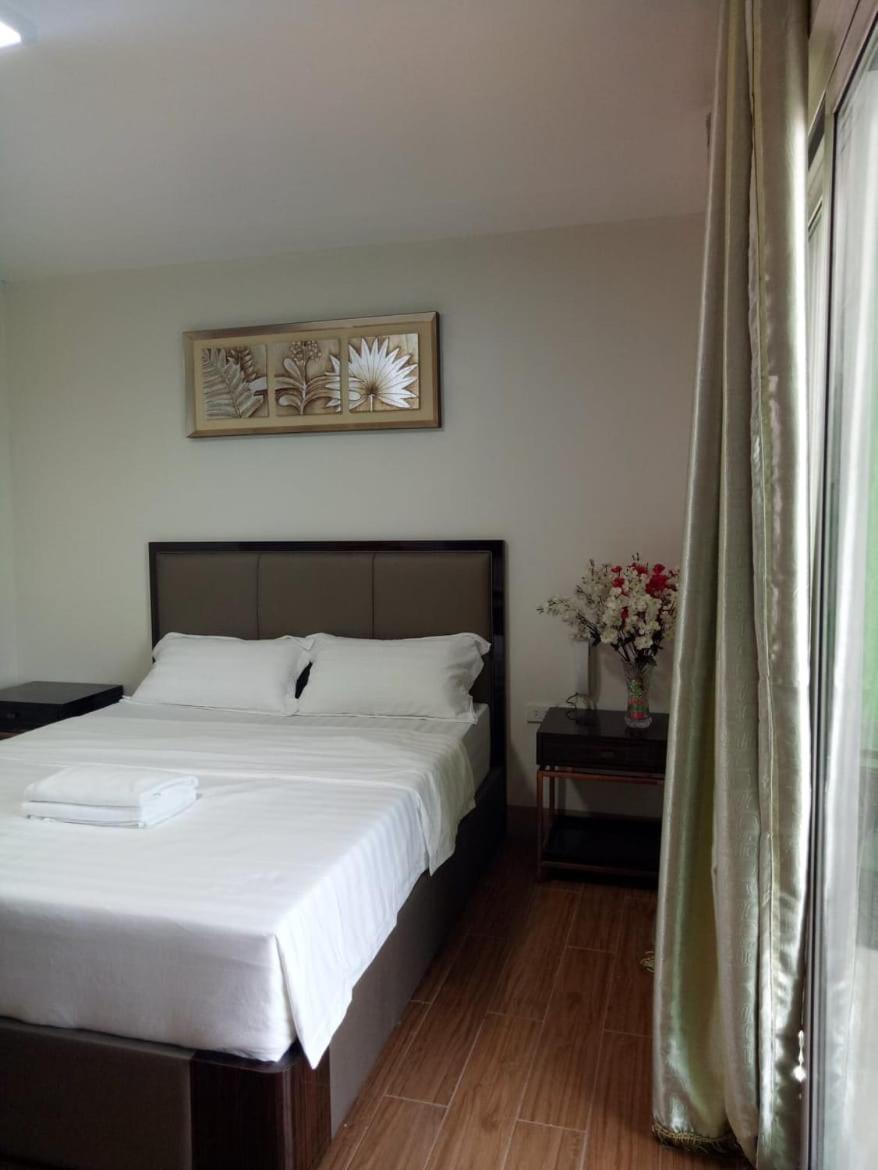 Meaco Royal Hotel - Batangas City Exterior foto